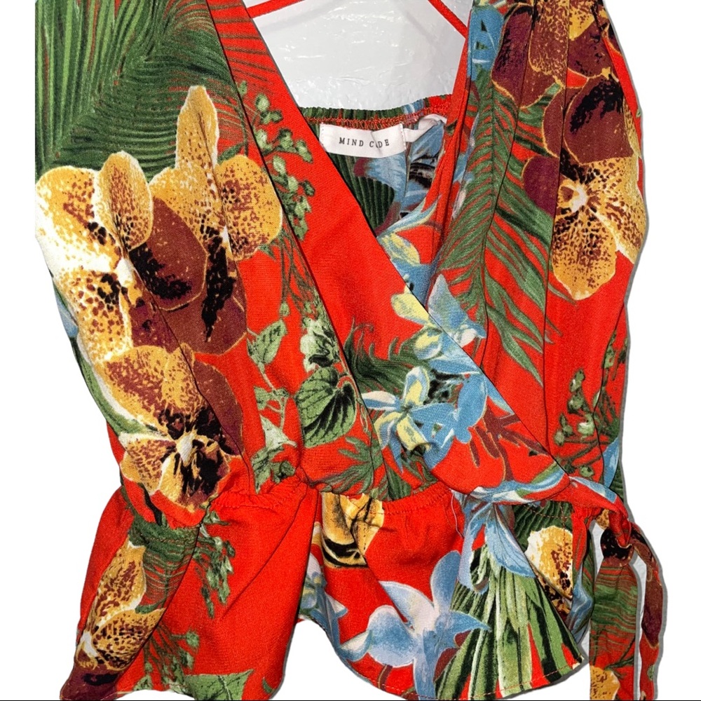 Mind Code Red Floral Dressy Cropped Tank Top in Size S - Picture 9 of 14